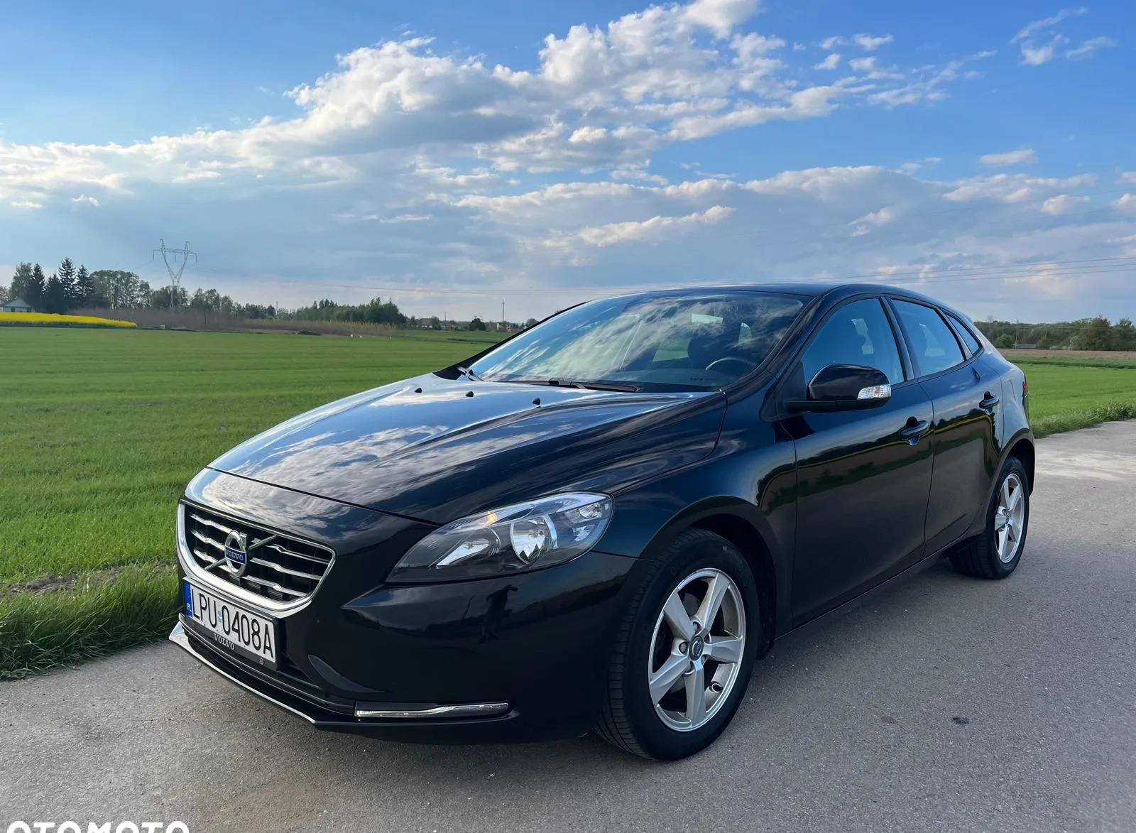 Volvo V40 cena 39900 przebieg: 223000, rok produkcji 2015 z Lublin małe 191